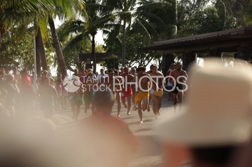 Course des porteurs de fruits à Tahiti