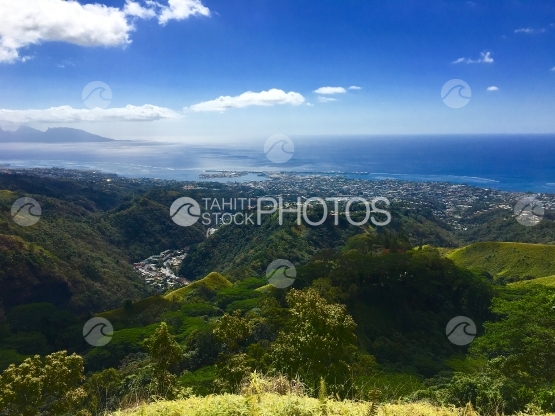 Papeete, vue depuis le belvédère, Pirae, sur les vallées et la ville