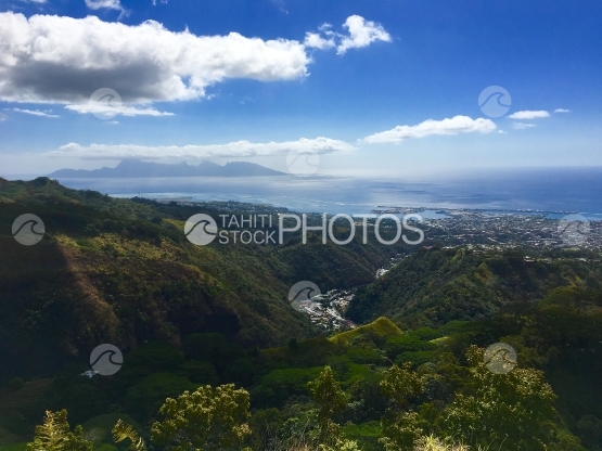 Pirae, vue depuis le belvédère sur la ville de Papeete et l île de Moorea