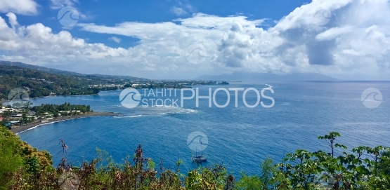 Papeete vue depuis le col du Taharaa