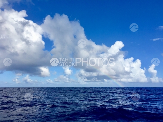 Arc-en-ciel sur la mer