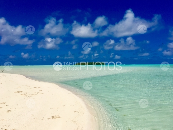 Atoll de Tetiaroa, Plage de sable blanc au bord des eaux turquoises
