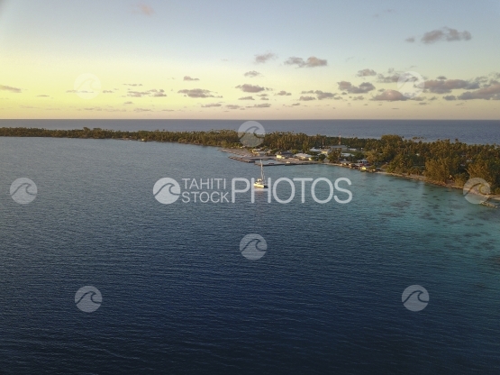 Fakarava, vue aérienne du village nord de l atoll