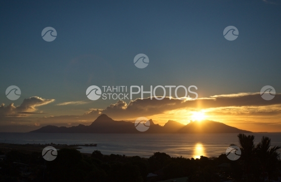 Moorea, coucher de soleil depuis Tahiti