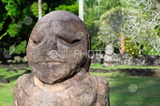 Tahiti, copie des sculptures de Tiki des iles australes de Polynésie