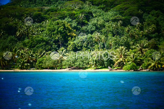Coast line and lagoon of Huahine