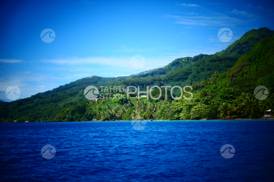 Coast line and lagoon of Huahine