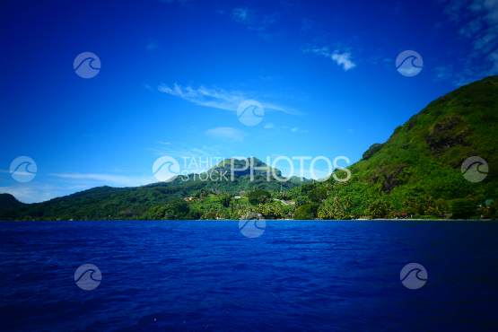 Coast line and lagoon of Huahine