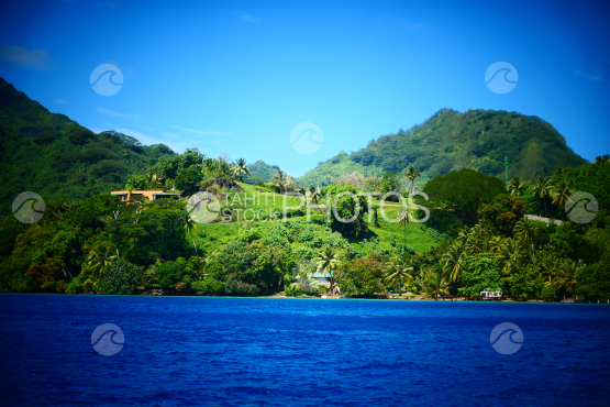 Coast line and lagoon of Huahine
