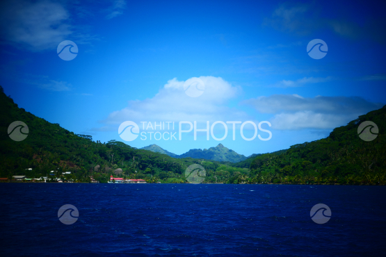Coast line and lagoon of Huahine