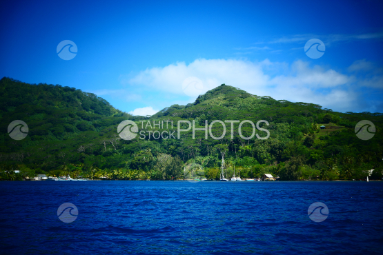Coast line and lagoon of Huahine