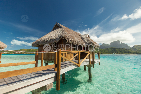 Bungalow sur pilotis luxueux sur le lagon de Bora Bora