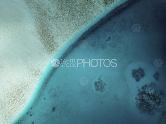 Tahaa, vue aérienne verticale du lagon