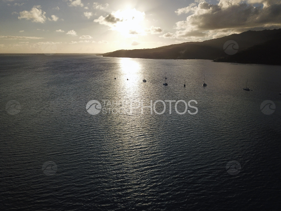 Tahaa, coucher de soleil sur la lagon