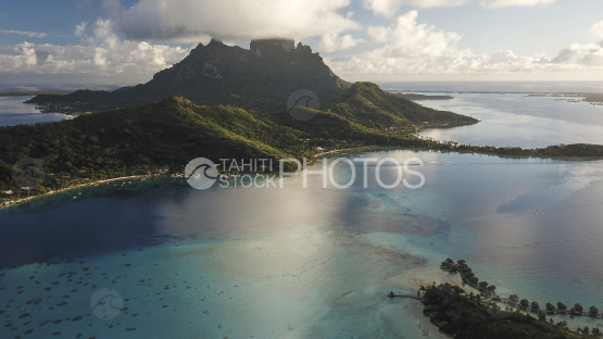Bora Bora, vue aérienne de l ile et du lagon
