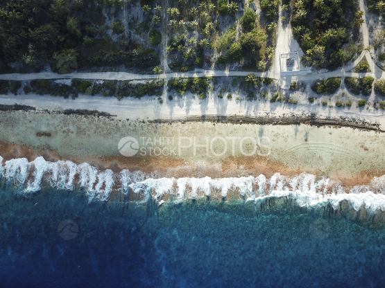 Fakarava, vue aérienne du récif à la verticale