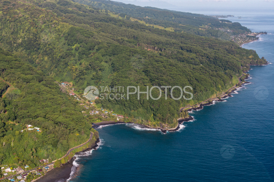 Tahiti, photo aérienne de la côte et du trou du souffleur