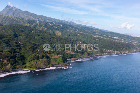 Tahiti, photo aérienne de Orohena et la côte