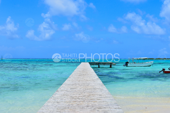 moorea, Ponton sur le lagon turquoise