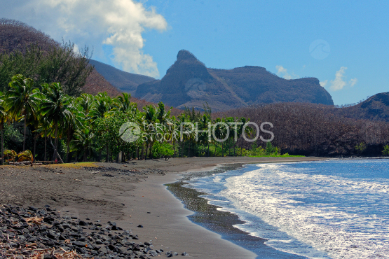 Nukku Hiva, plage de la baie de Hakaui