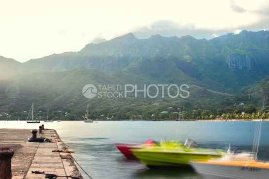nuku hiva, port de pêche de taiohae