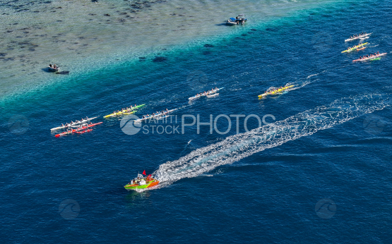 Tahiti, Polynésie française, Vue aérienne par drone, Course de Vaa entre Tahiti et Moorea