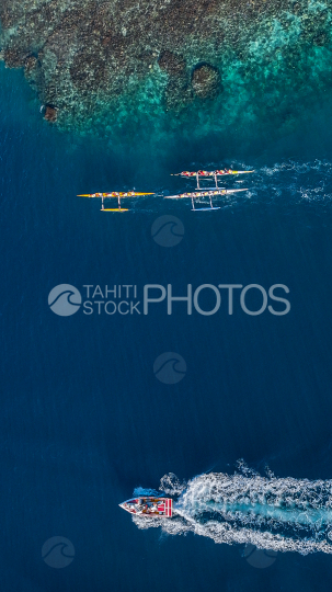 Tahiti, Polynésie française, Vue aérienne par drone, Course de Vaa entre Tahiti et Moorea