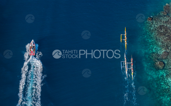 Tahiti, Polynésie française, Vue aérienne par drone, Course de Vaa entre Tahiti et Moorea