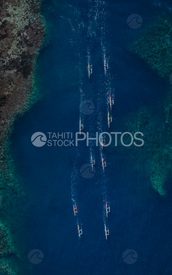 Tahiti, Polynésie française, Vue aérienne par drone, Course de Vaa entre Tahiti et Moorea