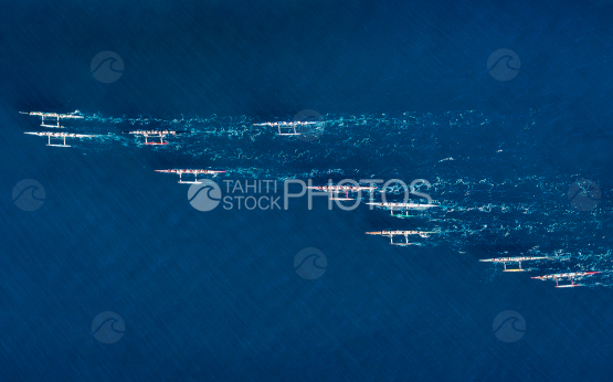 Tahiti, Polynésie française, Vue aérienne par drone, Course de Vaa entre Tahiti et Moorea